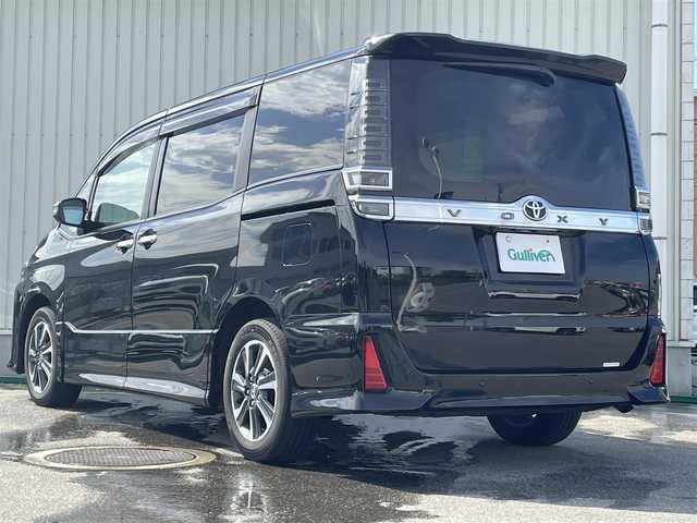 トヨタ ヴォクシー ZS 煌Ⅱ 富山県 2020(令2)年 2.7万km ブラック ワンオーナー/トヨタセーフティセンス/プリクラッシュセーフティ/オートマチックハイビーム/レーンディパーチャーアラート/先行車発信告知機能/インテリジェントクリアランスソナー/ナビ/フルセグＴＶ/ＤＶＤ再生/バックカメラ/両側パワースライドドア/LEDオートライト/LEDフォグライト