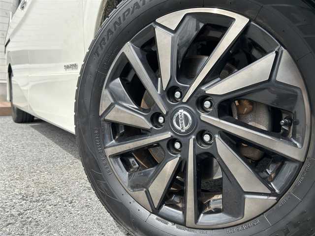 日産 セレナ ハイウェイS V アーバンクロム 滋賀県 2021(令3)年 5.4万km ブリリアントホワイトパール 2トーン ガソリン（ハイブリッド）/2WD(FF)/CVT/10インチ純正ナビ/（ワンセグ/Bluetooth/AM/FM/SD//CD/DVD/USB/ipod）/ETC/プリクラッシュブレーキアシスト	/プロパイロット/フロント＆バックソナー/バックカメラ/レーダークルーズコントロール/純正フリップダウンモニター/電子パーキング/ブレーキホールド/両側パワースライドドア/アイドリングストップ/横滑り防止/純正マット/ドアバイザー/前後ドライブレコーダー/オートライト/フォグランプ