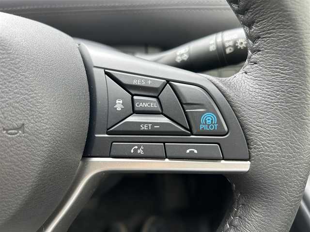 日産 セレナ ハイウェイS V アーバンクロム 滋賀県 2021(令3)年 5.4万km ブリリアントホワイトパール 2トーン ガソリン（ハイブリッド）/2WD(FF)/CVT/10インチ純正ナビ/（ワンセグ/Bluetooth/AM/FM/SD//CD/DVD/USB/ipod）/ETC/プリクラッシュブレーキアシスト	/プロパイロット/フロント＆バックソナー/バックカメラ/レーダークルーズコントロール/純正フリップダウンモニター/電子パーキング/ブレーキホールド/両側パワースライドドア/アイドリングストップ/横滑り防止/純正マット/ドアバイザー/前後ドライブレコーダー/オートライト/フォグランプ