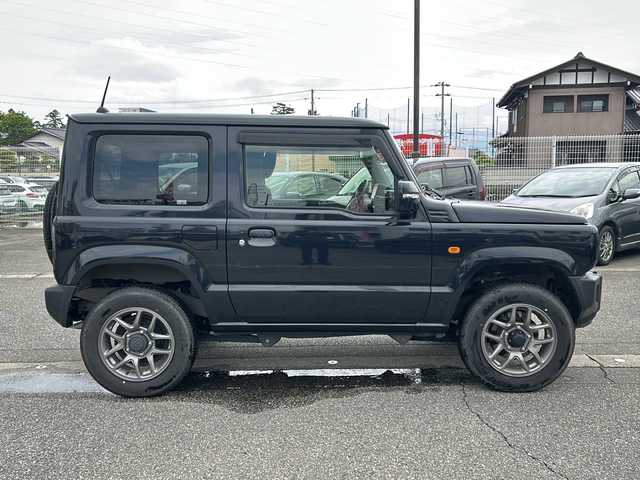 スズキ ジムニー XC 富山県 2022(令4)年 2.4万km ブルーイッシュブラックパール3 ワンオーナー/９インチ社外メモリナビ（X9NXL）/フルセグテレビ/アイドリングストップ/ウィンカーミラー/サイドミラーウォッシャー/サイドミラーヒーター/クルーズコントロール/ドアバイザー/プッシュスタート/スマートキー/ETC/LEDヘッドライト/フォグランプ/衝突軽減/車線逸脱警報/シートヒーター/オートライト/オートハイビーム/Bluetooth/純正フロアマット/ドアバイザー/保証書・取説・ナビ取説/スペアキー（スマートキー）