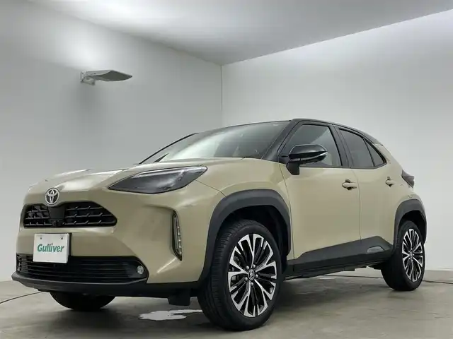 トヨタ ヤリスクロス ハイブリッド Z 岡山県 2024(令6)年 0.4万km ブラックマイカ/ベージュ 2トーン 純正メモリナビゲーション		/【フルセグ/Bluetooth/MSP/HDMI】		/アラウンドビューモニター	/アドバンスドパーク	/純正18inアルミホイール+サマータイヤ：装着			/レーダークルーズコントロール		/ビルトインETC２．０	/LEDヘッドライト（AUTO機能付き）		/シートヒーター		/横滑り防止機能		/衝突軽減システム		/車線逸脱防止システム		/社外ドライブレコーダー			/スマートキー		/ステアリングスイッチ		/プッシュスタート		/コーナーセンサー				/フロアマット