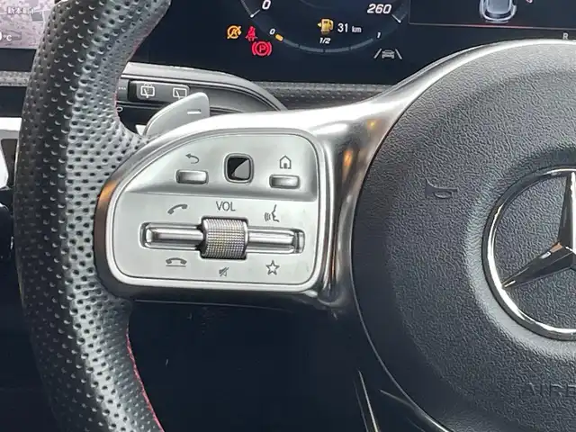 メルセデス・ベンツ Ａ２００ｄ AMGライン 高知県 2020(令2)年 2.3万km ポーラホワイト 純正ナビ /バックカメラ/クライメートコントロール /ハーフレザーシート /シートヒーター /純正アルミ16インチ /前後ドラレコ /BSM /LED /ETC /運転席・助手席パワーシート /オートライト