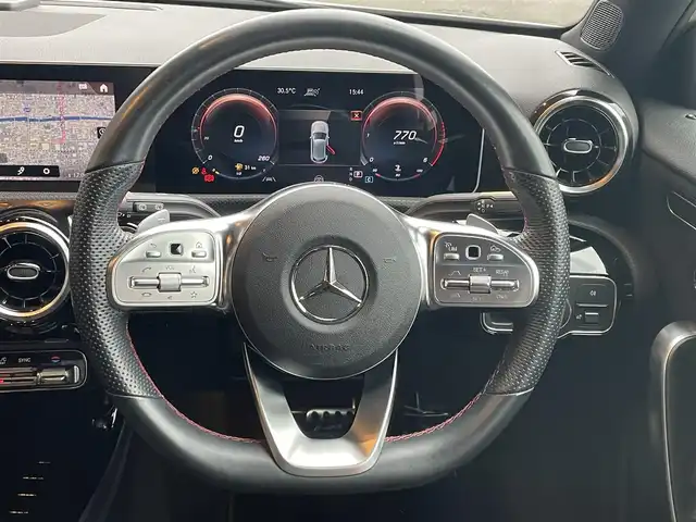 メルセデス・ベンツ Ａ２００ｄ AMGライン 高知県 2020(令2)年 2.3万km ポーラホワイト 純正ナビ /バックカメラ/クライメートコントロール /ハーフレザーシート /シートヒーター /純正アルミ16インチ /前後ドラレコ /BSM /LED /ETC /運転席・助手席パワーシート /オートライト