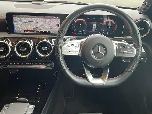 メルセデス・ベンツ Ａ２００ｄ AMGライン 高知県 2020(令2)年 2.3万km ポーラホワイト 純正ナビ /バックカメラ/クライメートコントロール /ハーフレザーシート /シートヒーター /純正アルミ16インチ /前後ドラレコ /BSM /LED /ETC /運転席・助手席パワーシート /オートライト