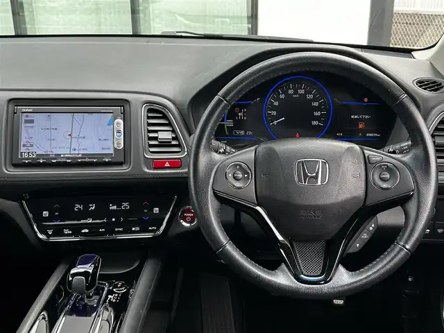 ホンダ ヴェゼル ハイブリッド Z 香川県 2014(平26)年 5.9万km ホワイトオーキッドパール 登録時走行距離 58278km/純正ナビ/→AM/FM/TV/Bluetooth/バックカメラ/ETC/ドライブレコーダー/クルーズコントロール/パドルシフト/オートホールド機能付き電子パーキングブレーキ/ハーフレザーシート/前席シートヒーター/LEDオートライト/フォグランプ/プッシュスタート/スマートキー/スペアキー