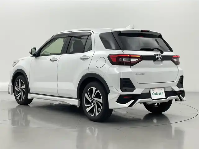 トヨタ ライズ Z 熊本県 2023(令5)年 2.4万km シャイニングホワイトパール ワンオーナー　/禁煙車　/社外ディスプレイオーディオ（ApplCarPlay・AndroidAuto・BT・フルセグ）/社外前後ドライブレコーダー　/ビルトインＥＴＣ　/モデリスタエアロ　/前席シートヒーター　/前後クリアランスソナー　/スマートアシスト/・衝突回避支援ブレーキ/・衝突警報/・レーダークルーズコントロール/・車線逸脱警報/・踏み間違い防止機能/・ふらつき警報機能/横滑り防止/アイドリングストップ/純正フロアマット/純正１７インチAW/オートライト/LEDヘッドライト/フォグライト/スマートキー/プッシュスタート/保証書/取扱説明書