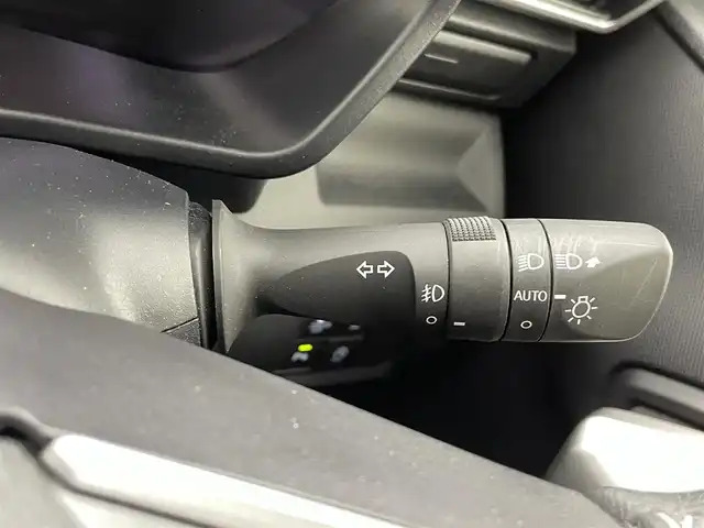 トヨタ ライズ Z 熊本県 2023(令5)年 2.4万km シャイニングホワイトパール ワンオーナー　/禁煙車　/社外ディスプレイオーディオ（ApplCarPlay・AndroidAuto・BT・フルセグ）/社外前後ドライブレコーダー　/ビルトインＥＴＣ　/モデリスタエアロ　/前席シートヒーター　/前後クリアランスソナー　/スマートアシスト/・衝突回避支援ブレーキ/・衝突警報/・レーダークルーズコントロール/・車線逸脱警報/・踏み間違い防止機能/・ふらつき警報機能/横滑り防止/アイドリングストップ/純正フロアマット/純正１７インチAW/オートライト/LEDヘッドライト/フォグライト/スマートキー/プッシュスタート/保証書/取扱説明書
