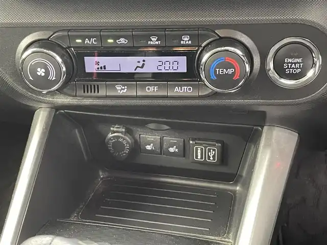 トヨタ ライズ Z 熊本県 2023(令5)年 2.4万km シャイニングホワイトパール ワンオーナー　/禁煙車　/社外ディスプレイオーディオ（ApplCarPlay・AndroidAuto・BT・フルセグ）/社外前後ドライブレコーダー　/ビルトインＥＴＣ　/モデリスタエアロ　/前席シートヒーター　/前後クリアランスソナー　/スマートアシスト/・衝突回避支援ブレーキ/・衝突警報/・レーダークルーズコントロール/・車線逸脱警報/・踏み間違い防止機能/・ふらつき警報機能/横滑り防止/アイドリングストップ/純正フロアマット/純正１７インチAW/オートライト/LEDヘッドライト/フォグライト/スマートキー/プッシュスタート/保証書/取扱説明書