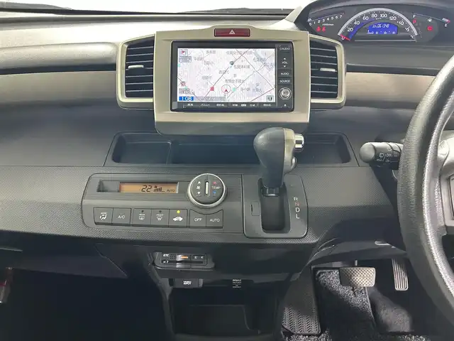 ホンダ フリード スパイク G ジャストセレクション 佐賀県 2010(平22)年 6.2万km アラバスターシルバーメタリック 純正7インチナビ/AM/FM/CD/DVD/ワンセグTV/バックカメラ/両側イージークローザードア/ビルトインETC/オートライト/ステアリングスイッチ/電動格納ミラー/フロアマット/リモコンキー/スペアキ―