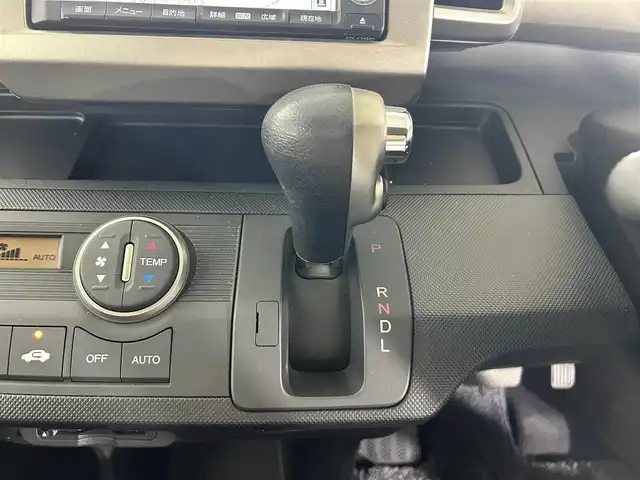 ホンダ フリード スパイク G ジャストセレクション 佐賀県 2010(平22)年 6.2万km アラバスターシルバーメタリック 純正7インチナビ/AM/FM/CD/DVD/ワンセグTV/バックカメラ/両側イージークローザードア/ビルトインETC/オートライト/ステアリングスイッチ/電動格納ミラー/フロアマット/リモコンキー/スペアキ―