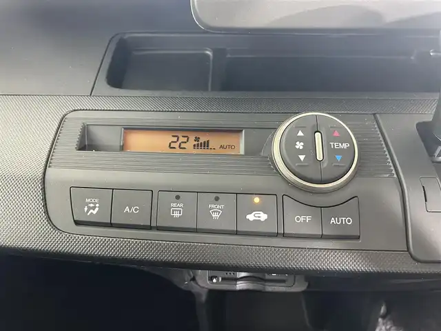 ホンダ フリード スパイク G ジャストセレクション 佐賀県 2010(平22)年 6.2万km アラバスターシルバーメタリック 純正7インチナビ/AM/FM/CD/DVD/ワンセグTV/バックカメラ/両側イージークローザードア/ビルトインETC/オートライト/ステアリングスイッチ/電動格納ミラー/フロアマット/リモコンキー/スペアキ―