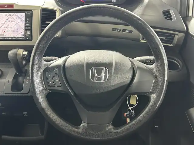 ホンダ フリード スパイク G ジャストセレクション 佐賀県 2010(平22)年 6.2万km アラバスターシルバーメタリック 純正7インチナビ/AM/FM/CD/DVD/ワンセグTV/バックカメラ/両側イージークローザードア/ビルトインETC/オートライト/ステアリングスイッチ/電動格納ミラー/フロアマット/リモコンキー/スペアキ―