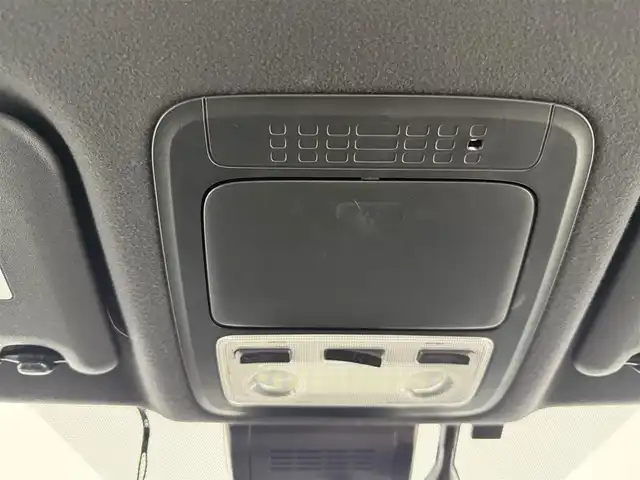トヨタ ノア ハイブリッド Si 愛知県 2020(令2)年 1.9万km ホワイトパールクリスタルシャイン ディーラーオプション10インチTコネクトナビ/　　・Bluetooth対応/フルセグTV/HDMI/ドライブレコーダー/ビルトインETC/純正12.1インチ後席フリップダウンモニター/シートヒーター（前席）/キャプテンシート/社外ラバーマット/片側パワースライドドア（左側）/純正リヤスポイラー/純正16インチアルミホイール/LEDヘッドライト/社外ドアミラーガーニッシュ/クリアランスソナー/プリクラッシュセーフティ/クルーズコントロール/レーンキープアシスト/取扱説明書/保証書/スペアキー