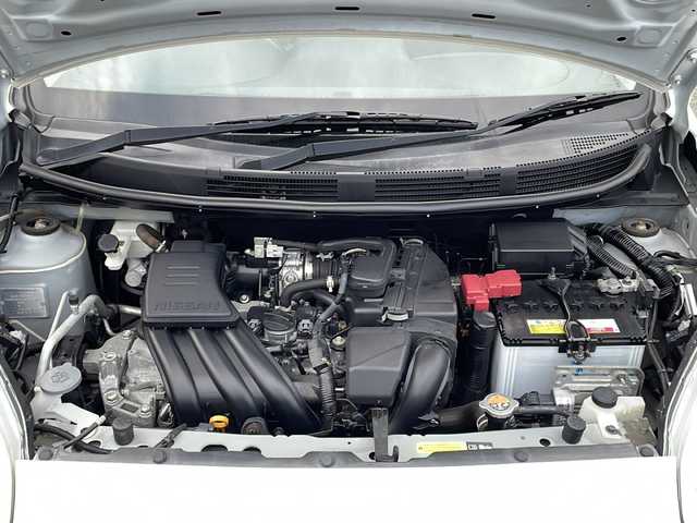 日産 マーチ ニスモ 山梨県 2016(平28)年 4.1万km ブリリアントホワイトパール 純正ＳＤナビ　/バックカメラ　/ＥＴＣ　/ドラレコ　/純正フロアマット　/ＮＩＳＭＯ純正フルエアロ　/ＮＩＳＭＯ純正１６インチＡＷ　/ＡＢＳ　/横滑り防止装置　/盗難防止装置　/オートライト　/キセノンヘッドライト