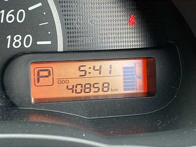 日産 マーチ ニスモ 山梨県 2016(平28)年 4.1万km ブリリアントホワイトパール 純正ＳＤナビ　/バックカメラ　/ＥＴＣ　/ドラレコ　/純正フロアマット　/ＮＩＳＭＯ純正フルエアロ　/ＮＩＳＭＯ純正１６インチＡＷ　/ＡＢＳ　/横滑り防止装置　/盗難防止装置　/オートライト　/キセノンヘッドライト