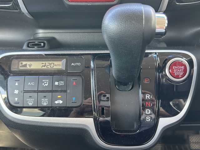 ホンダ Ｎ ＢＯＸ カスタム G ターボ Lパッケージ 鹿児島県 2016(平28)年 4.4万km プレミアムホワイトパールⅡ コーナーセンサー/衝突被害軽減システム/社外ナビ/Bluetooth/CD/DVD/フルセグ/バックカメラ/ドライブレコーダー/両側パワースライドドア/クルーズコントロール/LEDオートライト/ハーフレザー/純正15インチアルミホイール/アイドリングストップ/スマートキー/ETC