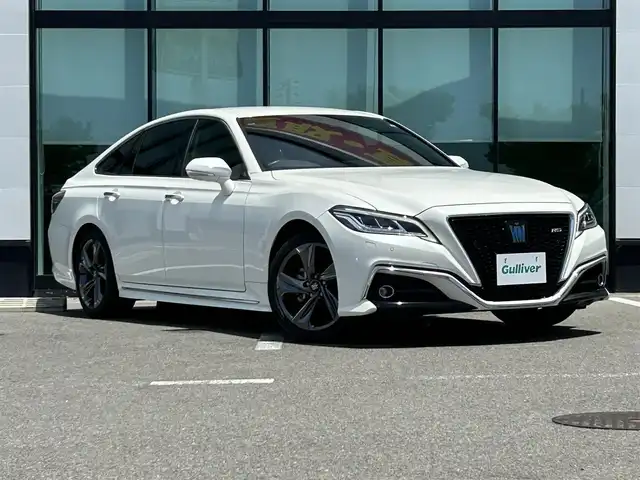 トヨタ クラウン ハイブリッド RS リミテッド 和歌山県 2020(令2)年 8.2万km ホワイトパールクリスタルシャイン 純正メーカーナビ/バックカメラ/（BT/USB)/プリクラッシュセーフティー/ブラインドスポットモニター/レーダークルーズコントロール/横滑り防止機能/純正前後ドライブレコーダー/ビルトインETC/置くだけ充電/革巻きステアリング/純正フロアマット/純正アルミホイール/LEDヘッドライト/フォグランプ/オートライト/オートマチックハイビーム