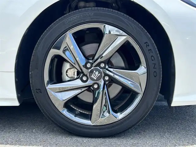 トヨタ クラウン ハイブリッド RS リミテッド 和歌山県 2020(令2)年 8.2万km ホワイトパールクリスタルシャイン 純正メーカーナビ/バックカメラ/（BT/USB)/プリクラッシュセーフティー/ブラインドスポットモニター/レーダークルーズコントロール/横滑り防止機能/純正前後ドライブレコーダー/ビルトインETC/置くだけ充電/革巻きステアリング/純正フロアマット/純正アルミホイール/LEDヘッドライト/フォグランプ/オートライト/オートマチックハイビーム