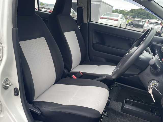 ダイハツ ミラ イース L SAⅢ 福岡県 2020(令2)年 5.1万km ホワイト 社外SDナビ/Bluetooth/CD再生機能有/キーレスキー/コーナーセンサー/純正フロアマット/スペアキー/スマートアシストIII/ベンチシート/アイドリングストップ/サイドバイザー