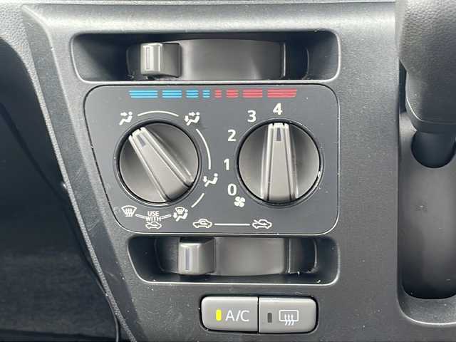 ダイハツ ミラ イース L SAⅢ 福岡県 2020(令2)年 5.1万km ホワイト 社外SDナビ/Bluetooth/CD再生機能有/キーレスキー/コーナーセンサー/純正フロアマット/スペアキー/スマートアシストIII/ベンチシート/アイドリングストップ/サイドバイザー