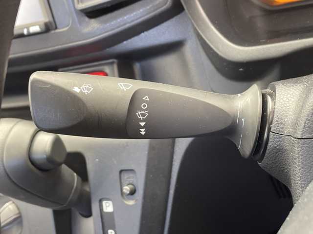 ダイハツ ミラ イース L SAⅢ 千葉県 2020(令2)年 5.1万km ホワイト 衝突被害軽減システム/レーンキープアシスト/コーナーセンサー（前後）/アイドリングストップ/オートハイビーム/社外6/75インチSDナビ（SL1118NV）/　（Bluetooth/CD/USB）/社外ドライブレコーダー（前方のみ）/純正フロアマット