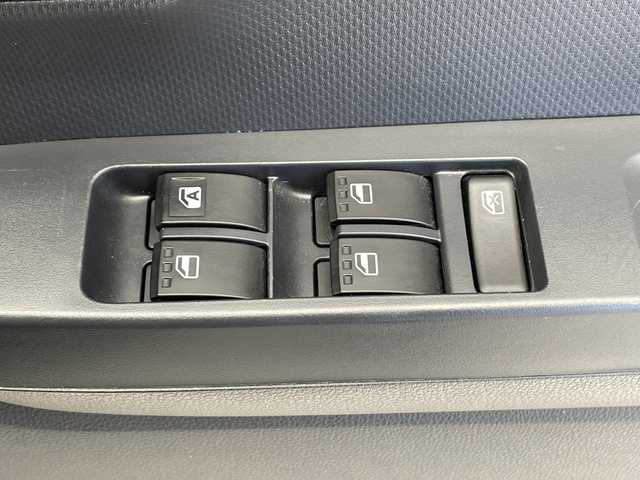 ダイハツ ミラ イース L SAⅢ 千葉県 2020(令2)年 5.1万km ホワイト 衝突被害軽減システム/レーンキープアシスト/コーナーセンサー（前後）/アイドリングストップ/オートハイビーム/社外6/75インチSDナビ（SL1118NV）/　（Bluetooth/CD/USB）/社外ドライブレコーダー（前方のみ）/純正フロアマット