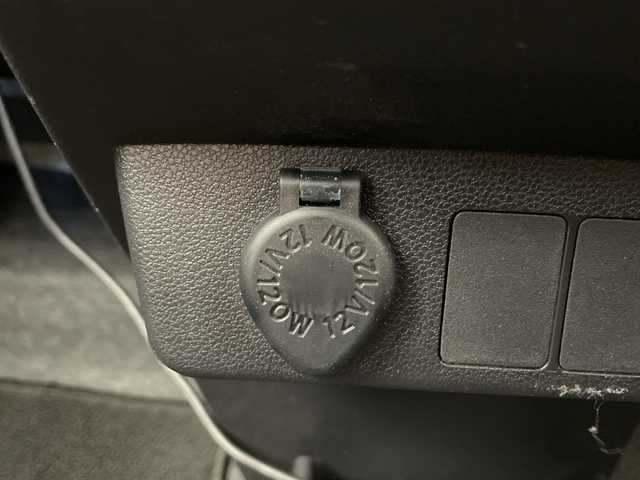 ダイハツ ミラ イース L SAⅢ 千葉県 2020(令2)年 5.1万km ホワイト 衝突被害軽減システム/レーンキープアシスト/コーナーセンサー（前後）/アイドリングストップ/オートハイビーム/社外6/75インチSDナビ（SL1118NV）/　（Bluetooth/CD/USB）/社外ドライブレコーダー（前方のみ）/純正フロアマット