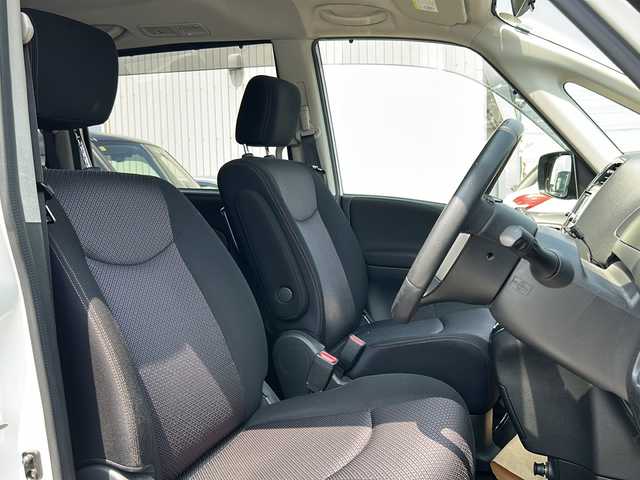 日産 セレナ ハイウェイスター S HV Vセレ 栃木県 2013(平25)年 7.9万km ブリリアントホワイトパール 三列シート/スペアキー/ビルトインＥＴＣ/純正ナビ/バックカメラ/フルセグＴＶ/Ｂｌｕｅｔｏｏｔｈ/ＤＶＤ再生/ＵＳＢ入力端子/後席エアコン/両側パワースライドドア/クルーズコントロール/アイドリングストップ/横滑り防止機能/ABS/オートライト/純正フロアマット/純正アルミホイール/ウォークスルー