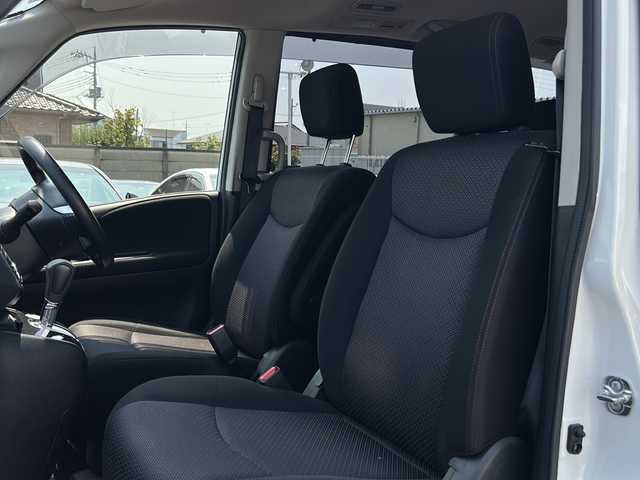 日産 セレナ ハイウェイスター S HV Vセレ 栃木県 2013(平25)年 7.9万km ブリリアントホワイトパール 三列シート/スペアキー/ビルトインＥＴＣ/純正ナビ/バックカメラ/フルセグＴＶ/Ｂｌｕｅｔｏｏｔｈ/ＤＶＤ再生/ＵＳＢ入力端子/後席エアコン/両側パワースライドドア/クルーズコントロール/アイドリングストップ/横滑り防止機能/ABS/オートライト/純正フロアマット/純正アルミホイール/ウォークスルー