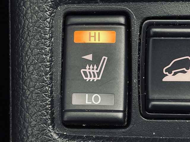 日産 エクストレイル 20Xi Vセレクション 道央・札幌 2022(令4)年 1.9万km ブリリアントホワイトパール ・4WD/・ワンオーナー/・NISMO製エアロ（FリップSRアンダー）/・NISMO製スポーツマフラー/・純正18inchブラックAW/・純正SDナビ（MM320D-L）/　CD/DVD/SD/Bt/USB/iPod/AUX/フルセグ/・アラウンドビューモニター/・プロパイロット/・エマージェンシーブレーキ/・車線、後側方車両検知警報/・クロストラフィック/・カプロンシート/・シートヒーター（全席）/・パワーシート（D/N）/・LEDヘッドライト/・オートハイビーム/・オートライト/・コーナーセンサー（F/R）/・デジタルインナーミラー/・オートブレーキホールド/・ビルトインETC/・社外前後ドライブレコーダー（CS-91FH）/・スマートキー/・プッシュスタート/・純正エンジンスターター/・社外AWスタッドレス積込/（’22 40週目製造 DM-V3 225/60R18）/・保証書、取説（有）/・スペアキーｘ１