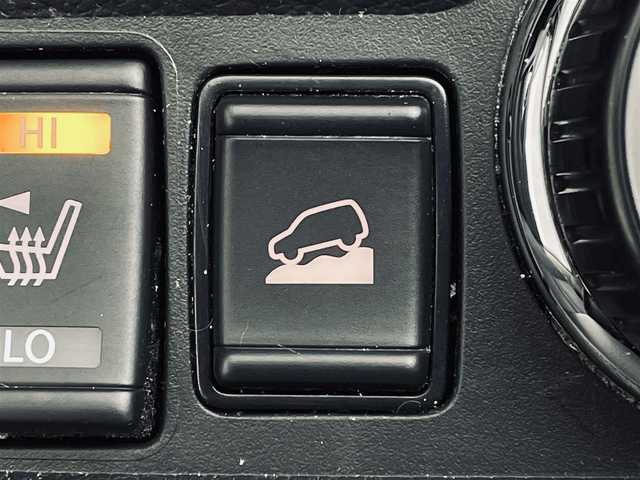 日産 エクストレイル 20Xi Vセレクション 道央・札幌 2022(令4)年 1.9万km ブリリアントホワイトパール ・4WD/・ワンオーナー/・NISMO製エアロ（FリップSRアンダー）/・NISMO製スポーツマフラー/・純正18inchブラックAW/・純正SDナビ（MM320D-L）/　CD/DVD/SD/Bt/USB/iPod/AUX/フルセグ/・アラウンドビューモニター/・プロパイロット/・エマージェンシーブレーキ/・車線、後側方車両検知警報/・クロストラフィック/・カプロンシート/・シートヒーター（全席）/・パワーシート（D/N）/・LEDヘッドライト/・オートハイビーム/・オートライト/・コーナーセンサー（F/R）/・デジタルインナーミラー/・オートブレーキホールド/・ビルトインETC/・社外前後ドライブレコーダー（CS-91FH）/・スマートキー/・プッシュスタート/・純正エンジンスターター/・社外AWスタッドレス積込/（’22 40週目製造 DM-V3 225/60R18）/・保証書、取説（有）/・スペアキーｘ１