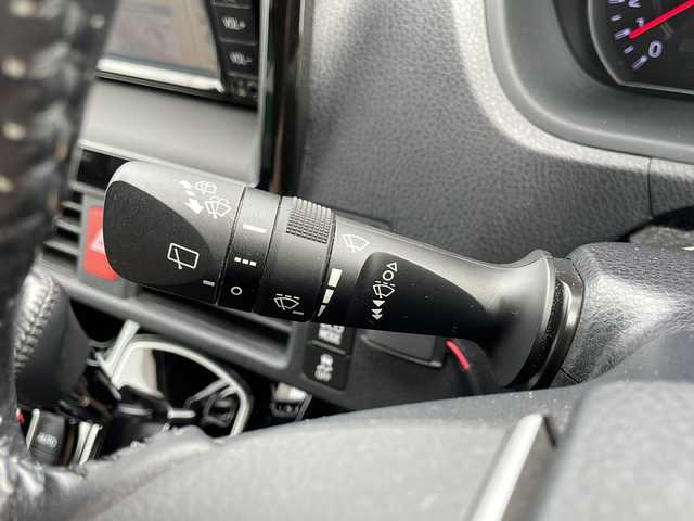 トヨタ ノア Si ダブルバイビー 青森県 2019(平31)年 7.9万km ブラック 4WD/純正SDナビ/CD・DVD・Bluetooth・SD・AUX/純正12.1イ型フリップダウンモニター/両側パワースライドドア/合皮コンビシート/リアオートエアコン/セーフティセンス/プリクラッシュセーフティ/レーンディパーチャーアラート/オートマチックハイビーム/クルーズコントロール/純正前方ドライブレコーダー/純正エンジンスターター/ビルトインETC/LEDヘッドライト/LEDフォグライト/純正16インチアルミ/スマートキー/プッシュスタート