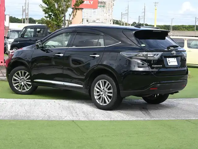 トヨタ ハリアー プレミアム 千葉県 2014(平26)年 6.9万km ブラック 235/55R18/パワーバックドア/運転席パワーシート/ハーフレザーシート/9インチ純正SDナビ/地デジTV/【DVD/CD再生機能　Bluetooth接続】/バックカメラ/ドライブレコーダー（前後撮影）/革巻きステアリング/ステアリングスイッチ/ETC/LEDヘッドライト/フォグライト/ウインカーミラー/純正18インチアルミホイル/サイド/カーテンエアバッグ/スマートキー