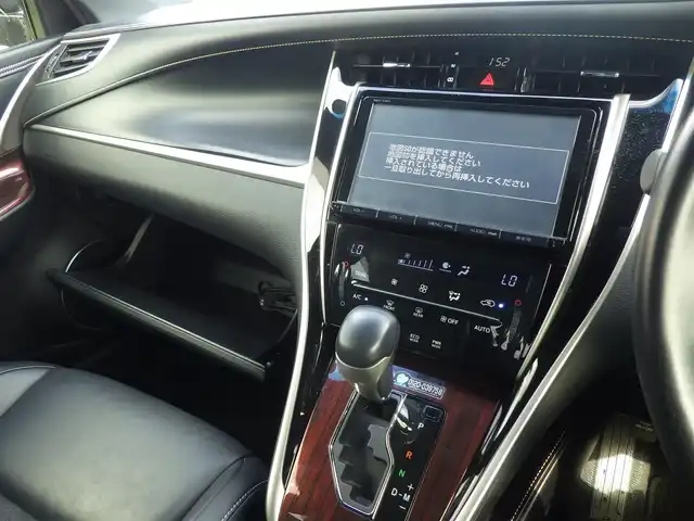 トヨタ ハリアー プレミアム 千葉県 2014(平26)年 6.9万km ブラック 235/55R18/パワーバックドア/運転席パワーシート/ハーフレザーシート/9インチ純正SDナビ/地デジTV/【DVD/CD再生機能　Bluetooth接続】/バックカメラ/ドライブレコーダー（前後撮影）/革巻きステアリング/ステアリングスイッチ/ETC/LEDヘッドライト/フォグライト/ウインカーミラー/純正18インチアルミホイル/サイド/カーテンエアバッグ/スマートキー