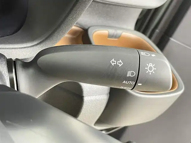 トヨタ シエンタ ハイブリッド Z 千葉県 2023(令5)年 1.2万km アーバンカーキ セーフティセンス（衝突回避支援パッケージ）/・プリクラッシュセーフティ/・レーントレーシングアシスト/・レーダークルーズコントロール（停止保持機能有）/・アダプティブハイビームシステム/・ロードサインアシスト/・ドライバー異常時対応システム/・プロアクティブドライビングアシスト/・発進遅れ告知機能/純正10.5インチディスプレイ/・Bluetooth接続/・メモリーナビ機能/・フルセグTV/・バックカメラ/ブラインドスポットモニター/両側パワースライドドア/LEDヘッドライト/前後コーナーセンサー/ビルトインETC2.0/サイド/カーテンエアバッグ/スマートキー