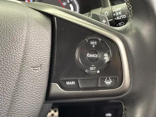 ホンダ シビック ハッチバック 栃木県 2020(令2)年 1.2万km プラチナホワイトパール メモリーナビ/（CD/Bluetooth/フルセグTV）/バックモニター/衝突軽減ブレーキ/ビルトインETC2.0/前席パワーシート/前席シートヒーター/オートライト/LEDヘッドライト/パドルシフト/横滑り防止装置/スマートキー/プッシュスタート/電動格納ミラー/純正アルミホイール/純正フロアマット