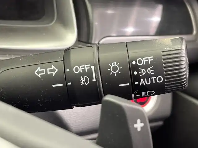 ホンダ シビック ハッチバック 栃木県 2020(令2)年 1.2万km プラチナホワイトパール メモリーナビ/（CD/Bluetooth/フルセグTV）/バックモニター/衝突軽減ブレーキ/ビルトインETC2.0/前席パワーシート/前席シートヒーター/オートライト/LEDヘッドライト/パドルシフト/横滑り防止装置/スマートキー/プッシュスタート/電動格納ミラー/純正アルミホイール/純正フロアマット