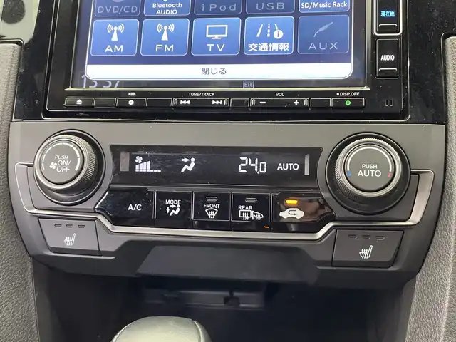 ホンダ シビック ハッチバック 栃木県 2020(令2)年 1.2万km プラチナホワイトパール メモリーナビ/（CD/Bluetooth/フルセグTV）/バックモニター/衝突軽減ブレーキ/ビルトインETC2.0/前席パワーシート/前席シートヒーター/オートライト/LEDヘッドライト/パドルシフト/横滑り防止装置/スマートキー/プッシュスタート/電動格納ミラー/純正アルミホイール/純正フロアマット