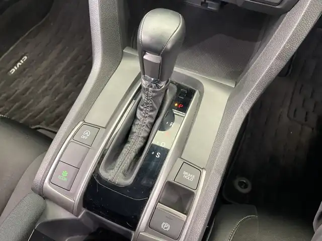 ホンダ シビック ハッチバック 栃木県 2020(令2)年 1.2万km プラチナホワイトパール メモリーナビ/（CD/Bluetooth/フルセグTV）/バックモニター/衝突軽減ブレーキ/ビルトインETC2.0/前席パワーシート/前席シートヒーター/オートライト/LEDヘッドライト/パドルシフト/横滑り防止装置/スマートキー/プッシュスタート/電動格納ミラー/純正アルミホイール/純正フロアマット