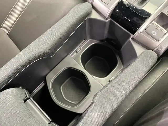 ホンダ シビック ハッチバック 栃木県 2020(令2)年 1.2万km プラチナホワイトパール メモリーナビ/（CD/Bluetooth/フルセグTV）/バックモニター/衝突軽減ブレーキ/ビルトインETC2.0/前席パワーシート/前席シートヒーター/オートライト/LEDヘッドライト/パドルシフト/横滑り防止装置/スマートキー/プッシュスタート/電動格納ミラー/純正アルミホイール/純正フロアマット