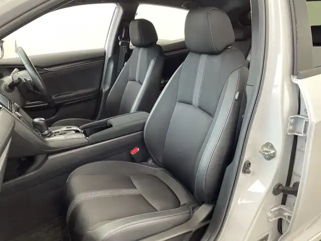 ホンダ シビック ハッチバック 栃木県 2020(令2)年 1.2万km プラチナホワイトパール メモリーナビ/（CD/Bluetooth/フルセグTV）/バックモニター/衝突軽減ブレーキ/ビルトインETC2.0/前席パワーシート/前席シートヒーター/オートライト/LEDヘッドライト/パドルシフト/横滑り防止装置/スマートキー/プッシュスタート/電動格納ミラー/純正アルミホイール/純正フロアマット