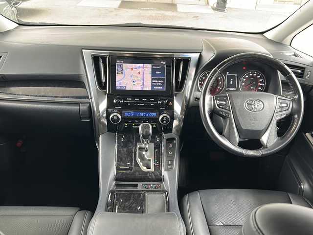 トヨタ アルファード S Cパッケージ 京都府 2020(令2)年 8.8万km ブラック ワンオーナー/純正ディスプレイオーディオナビ/Bluetooth/Miracast/ツインムーンルーフ/両側パワースライドドア/フリップダウンモニター/バックカメラ/パワーバックドア/デジタルインナーミラー/ビルトインETC/ドライブレコーダー/禁煙/メモリーパワーシート/前席シートヒーター/エアシート/プリクラッシュセーフティ/前後コーナーセンサー/レーンキープアシスト/BSM/ステアリングヒーター/ステアリングスイッチ/プッシュスタート/純正18インチAW/ウッドコンビハンドル/電動パーキングブレーキ/3列シート/黒革シート/三眼LEDヘッドライト/オートライト/オートマチックハイビーム/置くだけ充電/純正ドアバイザー/フロアマット