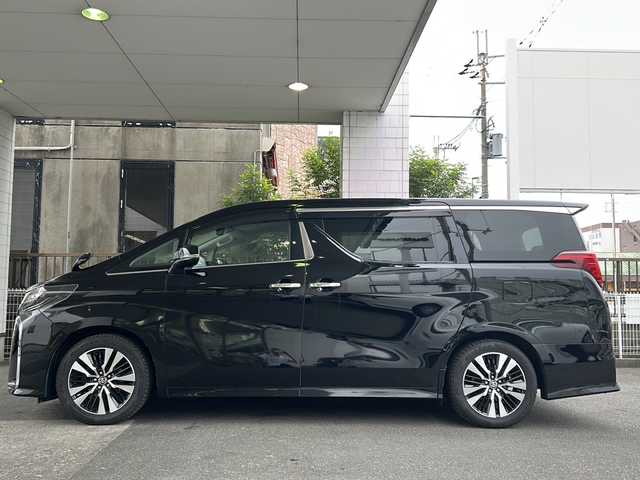 トヨタ アルファード S Cパッケージ 京都府 2020(令2)年 8.8万km ブラック ワンオーナー/純正ディスプレイオーディオナビ/Bluetooth/Miracast/ツインムーンルーフ/両側パワースライドドア/フリップダウンモニター/バックカメラ/パワーバックドア/デジタルインナーミラー/ビルトインETC/ドライブレコーダー/禁煙/メモリーパワーシート/前席シートヒーター/エアシート/プリクラッシュセーフティ/前後コーナーセンサー/レーンキープアシスト/BSM/ステアリングヒーター/ステアリングスイッチ/プッシュスタート/純正18インチAW/ウッドコンビハンドル/電動パーキングブレーキ/3列シート/黒革シート/三眼LEDヘッドライト/オートライト/オートマチックハイビーム/置くだけ充電/純正ドアバイザー/フロアマット