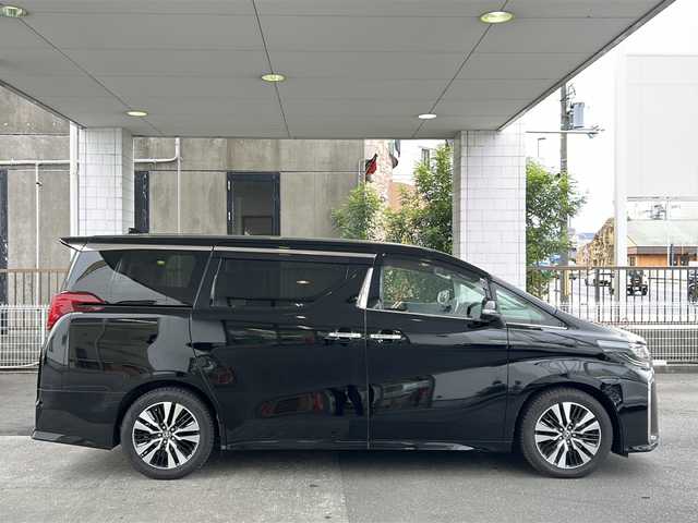 トヨタ アルファード S Cパッケージ 京都府 2020(令2)年 8.8万km ブラック ワンオーナー/純正ディスプレイオーディオナビ/Bluetooth/Miracast/ツインムーンルーフ/両側パワースライドドア/フリップダウンモニター/バックカメラ/パワーバックドア/デジタルインナーミラー/ビルトインETC/ドライブレコーダー/禁煙/メモリーパワーシート/前席シートヒーター/エアシート/プリクラッシュセーフティ/前後コーナーセンサー/レーンキープアシスト/BSM/ステアリングヒーター/ステアリングスイッチ/プッシュスタート/純正18インチAW/ウッドコンビハンドル/電動パーキングブレーキ/3列シート/黒革シート/三眼LEDヘッドライト/オートライト/オートマチックハイビーム/置くだけ充電/純正ドアバイザー/フロアマット