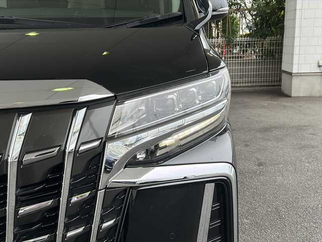 トヨタ アルファード S Cパッケージ 京都府 2020(令2)年 8.8万km ブラック ワンオーナー/純正ディスプレイオーディオナビ/Bluetooth/Miracast/ツインムーンルーフ/両側パワースライドドア/フリップダウンモニター/バックカメラ/パワーバックドア/デジタルインナーミラー/ビルトインETC/ドライブレコーダー/禁煙/メモリーパワーシート/前席シートヒーター/エアシート/プリクラッシュセーフティ/前後コーナーセンサー/レーンキープアシスト/BSM/ステアリングヒーター/ステアリングスイッチ/プッシュスタート/純正18インチAW/ウッドコンビハンドル/電動パーキングブレーキ/3列シート/黒革シート/三眼LEDヘッドライト/オートライト/オートマチックハイビーム/置くだけ充電/純正ドアバイザー/フロアマット
