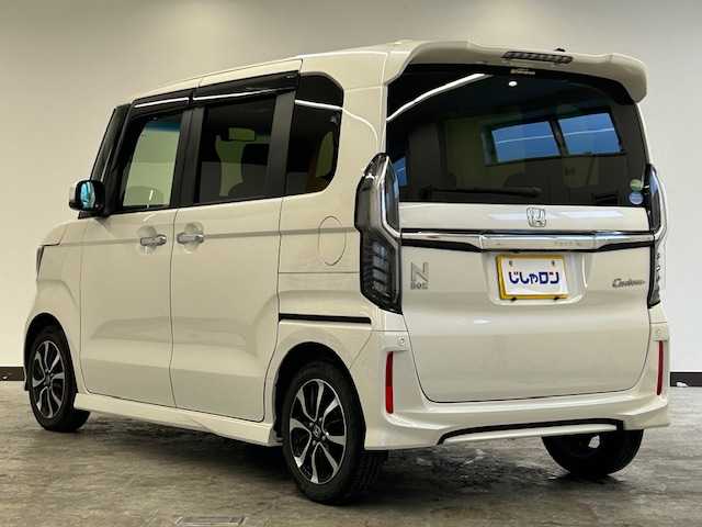 ホンダ Ｎ ＢＯＸ カスタム G L ホンダセンシング 静岡県 2017(平29)年 8.5万km プレミアムホワイトパールⅡ (株)IDOMが運営する【じしゃロン浜松店】の自社ローン専用車両になりますこちらは現金またはオートローンご利用時の価格です。自社ローンご希望の方は別途その旨お申付け下さい/純正カーオーディオ(WX-171CP)/CD/USB/HDMI/Bluetooth/ワンセグTV/追従走行/後方コーナーセンサー/レーンキープアシスト/衝突被害軽減システム/前方ドライブレコーダー/ＥＴＣ/片側パワースライドドア/横滑り防止装置/プッシュスタート