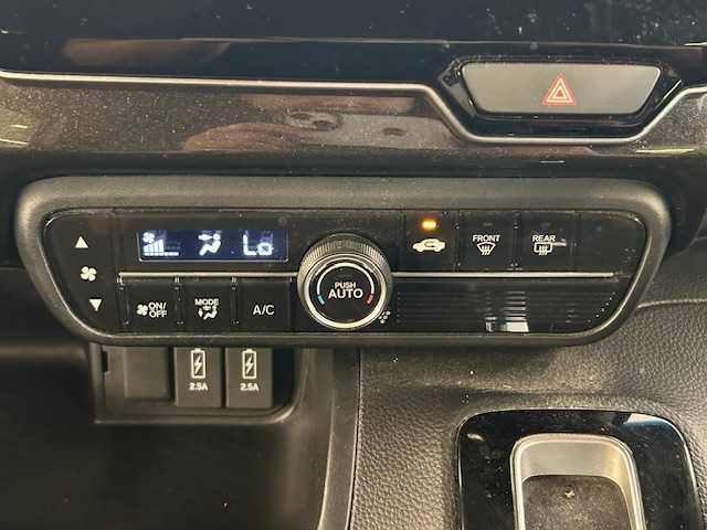 ホンダ Ｎ ＢＯＸ カスタム G L ホンダセンシング 静岡県 2017(平29)年 8.5万km プレミアムホワイトパールⅡ (株)IDOMが運営する【じしゃロン浜松店】の自社ローン専用車両になりますこちらは現金またはオートローンご利用時の価格です。自社ローンご希望の方は別途その旨お申付け下さい/純正カーオーディオ(WX-171CP)/CD/USB/HDMI/Bluetooth/ワンセグTV/追従走行/後方コーナーセンサー/レーンキープアシスト/衝突被害軽減システム/前方ドライブレコーダー/ＥＴＣ/片側パワースライドドア/横滑り防止装置/プッシュスタート