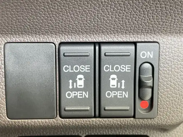 ホンダ フリード＋ ハイブリット G 栃木県 2022(令4)年 1.9万km スーパープラチナグレーメタリック 純正メモリナビ/（CD/DVD/フルセグTV//Bluetooth/SD/AUX/USB/iPod）/バックカメラ/コーナーセンサー/ETC/前後ドライブレコーダー/両側パワースライドドア/前席シートヒーター/禁煙車/オートライト/LEDヘッドライト/横滑り防止装置/スマートキー/プッシュスタート/ステアリングスイッチ/ウィンカーミラー/純正フロアマット/ワイパーデアイサー