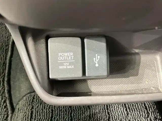 ホンダ フリード＋ ハイブリット G 栃木県 2022(令4)年 1.9万km スーパープラチナグレーメタリック 純正メモリナビ/（CD/DVD/フルセグTV//Bluetooth/SD/AUX/USB/iPod）/バックカメラ/コーナーセンサー/ETC/前後ドライブレコーダー/両側パワースライドドア/前席シートヒーター/禁煙車/オートライト/LEDヘッドライト/横滑り防止装置/スマートキー/プッシュスタート/ステアリングスイッチ/ウィンカーミラー/純正フロアマット/ワイパーデアイサー