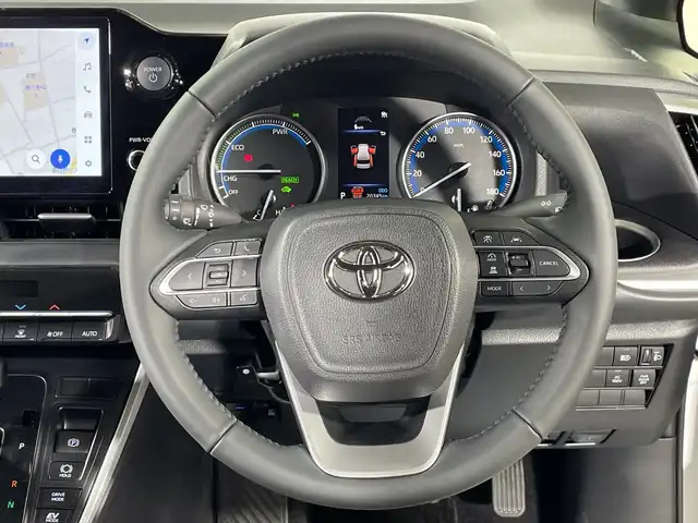 トヨタ ヴォクシー ハイブリッド S－G 神奈川県 2024(令6)年 2.1万km ホワイトパールクリスタルシャイン 純正10.5インチディスプレイオーディオ　コネクテッドナビ/AM　FM　フルセグ　DVD　CD　USB　Bluetooth　Miracast/バックカメラ/両側パワースライドドア/トヨタセーフティセンス/ビルトインETC/レーダークルーズコントロール/純正LEDヘッドライト/オートライト/オートマチックハイビーム/オートレベライザー/革巻きステアリング/ステアリングリモコン/オートホールド/ISOFIX対応/スマートキー/スペアキー/純正フロアマット/リアドアサンシェード/純正１６インチアルミホイール付きサマータイヤ/レーンディパーチャーアラート/プリクラッシュセーフティ/プロアクティブドライビングアシスト/ロードサインアシスト/パーキングサポートブレーキ/純正フロアマット/W＋サイドエアバッグ/盗難防止装置